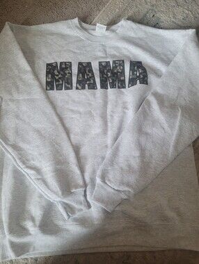 Gray 'MAMA' Crewneck Sweater with Camo Print